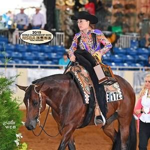 Meet your Posher, Whitney